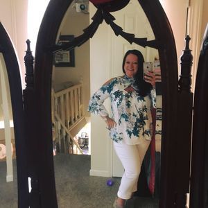 Meet your Posher, Mia